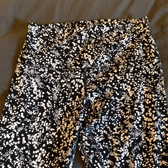 Lululemon Aligns Chirasu Black 6 - Picture 3 of 7